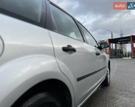 Сірий Форд Фокус, об'ємом двигуна 1.6 л та пробігом 200 тис. км за 3950 $, фото 5 на Automoto.ua