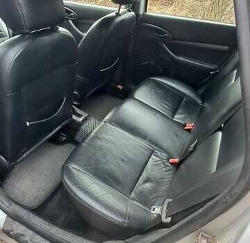 Серый Форд Фокус, объемом двигателя 1.6 л и пробегом 251 тыс. км за 3950 $, фото 8 на Automoto.ua