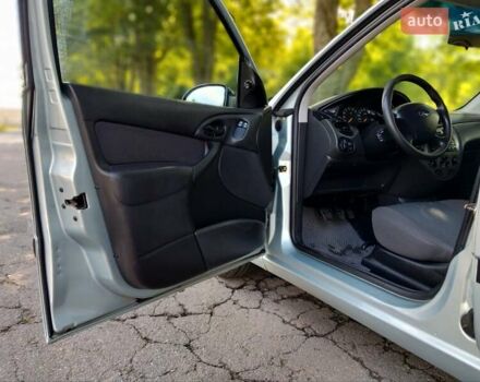 Серый Форд Фокус, объемом двигателя 1.6 л и пробегом 188 тыс. км за 4300 $, фото 7 на Automoto.ua