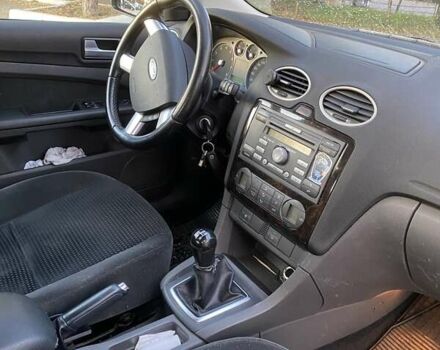 Серый Форд Фокус, объемом двигателя 1.6 л и пробегом 220 тыс. км за 4500 $, фото 9 на Automoto.ua