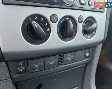 Сірий Форд Фокус, об'ємом двигуна 1.6 л та пробігом 200 тис. км за 3950 $, фото 13 на Automoto.ua