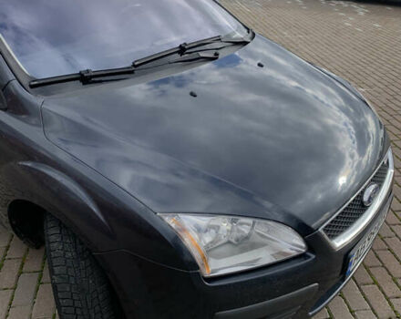 Серый Форд Фокус, объемом двигателя 1.6 л и пробегом 300 тыс. км за 5200 $, фото 3 на Automoto.ua