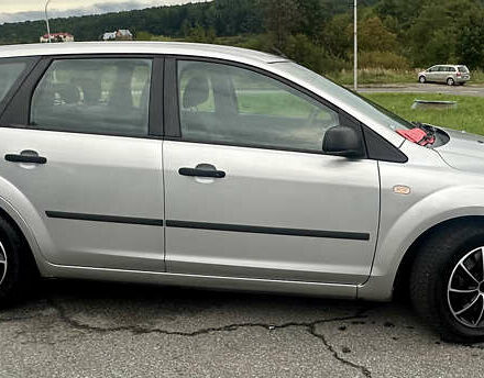 Серый Форд Фокус, объемом двигателя 1.6 л и пробегом 176 тыс. км за 4599 $, фото 16 на Automoto.ua