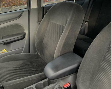 Серый Форд Фокус, объемом двигателя 1.6 л и пробегом 300 тыс. км за 5200 $, фото 22 на Automoto.ua