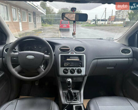 Серый Форд Фокус, объемом двигателя 1.56 л и пробегом 300 тыс. км за 3550 $, фото 8 на Automoto.ua