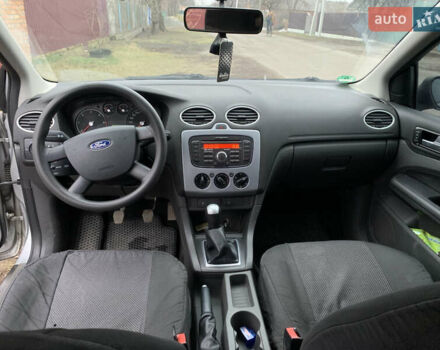 Серый Форд Фокус, объемом двигателя 1.56 л и пробегом 290 тыс. км за 5000 $, фото 8 на Automoto.ua
