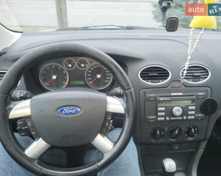 Сірий Форд Фокус, об'ємом двигуна 1.6 л та пробігом 327 тис. км за 4200 $, фото 12 на Automoto.ua