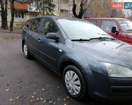 Серый Форд Фокус, объемом двигателя 1.6 л и пробегом 220 тыс. км за 5000 $, фото 2 на Automoto.ua