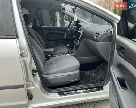 Серый Форд Фокус, объемом двигателя 1.56 л и пробегом 327 тыс. км за 4100 $, фото 3 на Automoto.ua