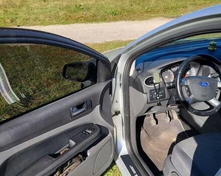 Серый Форд Фокус, объемом двигателя 1.6 л и пробегом 208 тыс. км за 4500 $, фото 4 на Automoto.ua