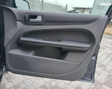 Серый Форд Фокус, объемом двигателя 1.6 л и пробегом 317 тыс. км за 3690 $, фото 11 на Automoto.ua