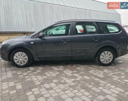 Серый Форд Фокус, объемом двигателя 1.6 л и пробегом 317 тыс. км за 3690 $, фото 3 на Automoto.ua