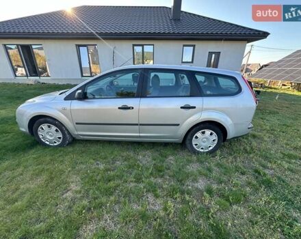 Серый Форд Фокус, объемом двигателя 1.6 л и пробегом 204 тыс. км за 4100 $, фото 6 на Automoto.ua