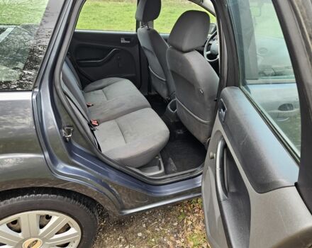 Форд Фокус 2005 в Житомире на Automoto.ua Серый Форд Фокус, объемом двигателя 1.6 л и пробегом 400 тыс. км за 1900 $, фото 15 на Automoto.ua