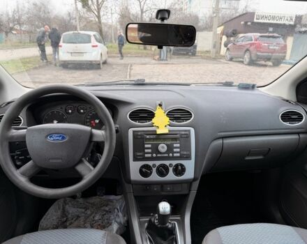 Серый Форд Фокус, объемом двигателя 1.6 л и пробегом 215 тыс. км за 2100 $, фото 11 на Automoto.ua