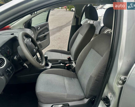 Серый Форд Фокус, объемом двигателя 1.6 л и пробегом 176 тыс. км за 4599 $, фото 20 на Automoto.ua
