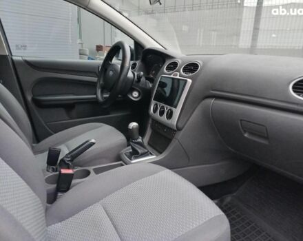 Серый Форд Фокус, объемом двигателя 1.6 л и пробегом 317 тыс. км за 3690 $, фото 10 на Automoto.ua