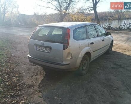 Серый Форд Фокус, объемом двигателя 1.56 л и пробегом 300 тыс. км за 3200 $, фото 5 на Automoto.ua