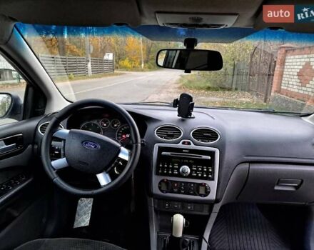 Серый Форд Фокус, объемом двигателя 2 л и пробегом 350 тыс. км за 4000 $, фото 5 на Automoto.ua