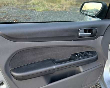 Серый Форд Фокус, объемом двигателя 1.6 л и пробегом 224 тыс. км за 3750 $, фото 25 на Automoto.ua