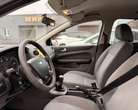 Серый Форд Фокус, объемом двигателя 1.6 л и пробегом 215 тыс. км за 2100 $, фото 9 на Automoto.ua