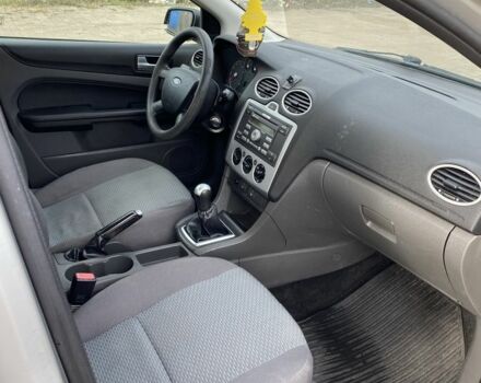 Сірий Форд Фокус, об'ємом двигуна 1.6 л та пробігом 230 тис. км за 2499 $, фото 22 на Automoto.ua