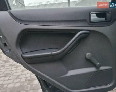 Серый Форд Фокус, объемом двигателя 1.6 л и пробегом 317 тыс. км за 3690 $, фото 17 на Automoto.ua