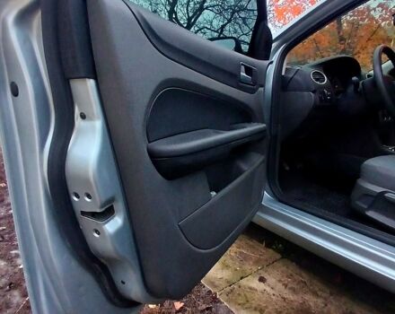 Серый Форд Фокус, объемом двигателя 1.6 л и пробегом 192 тыс. км за 4850 $, фото 11 на Automoto.ua