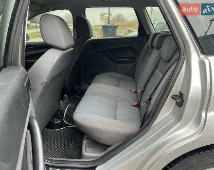 Сірий Форд Фокус, об'ємом двигуна 1.56 л та пробігом 319 тис. км за 3650 $, фото 36 на Automoto.ua