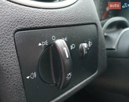 Серый Форд Фокус, объемом двигателя 1.6 л и пробегом 317 тыс. км за 3690 $, фото 19 на Automoto.ua