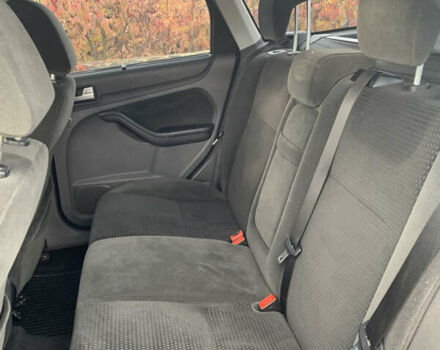 Серый Форд Фокус, объемом двигателя 1.6 л и пробегом 300 тыс. км за 5200 $, фото 24 на Automoto.ua