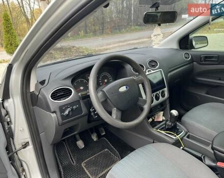 Серый Форд Фокус, объемом двигателя 1.56 л и пробегом 327 тыс. км за 4100 $, фото 9 на Automoto.ua