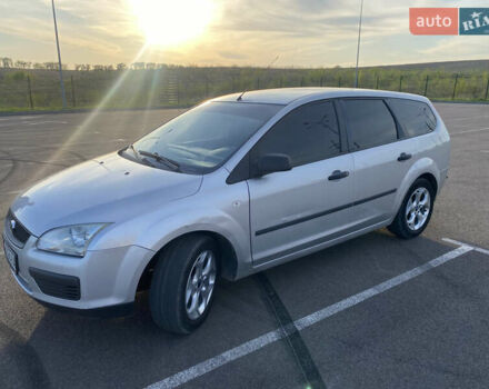 Сірий Форд Фокус, об'ємом двигуна 1.6 л та пробігом 251 тис. км за 4500 $, фото 1 на Automoto.ua