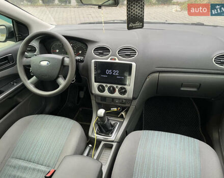 Сірий Форд Фокус, об'ємом двигуна 1.56 л та пробігом 319 тис. км за 3650 $, фото 33 на Automoto.ua
