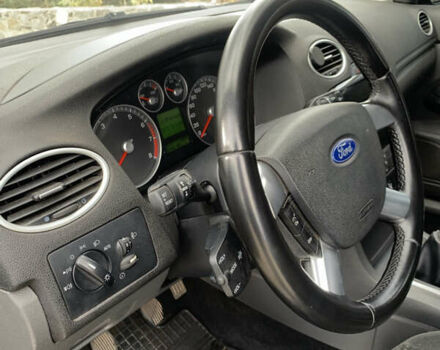 Серый Форд Фокус, объемом двигателя 1.6 л и пробегом 300 тыс. км за 5200 $, фото 18 на Automoto.ua