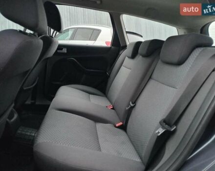 Серый Форд Фокус, объемом двигателя 1.6 л и пробегом 317 тыс. км за 3690 $, фото 16 на Automoto.ua