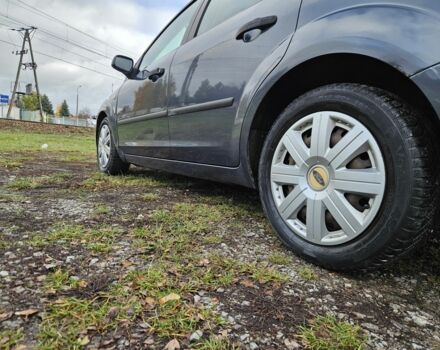 Форд Фокус 2005 в Житомире на Automoto.ua Серый Форд Фокус, объемом двигателя 1.6 л и пробегом 400 тыс. км за 1900 $, фото 4 на Automoto.ua