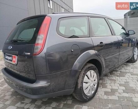 Серый Форд Фокус, объемом двигателя 1.6 л и пробегом 317 тыс. км за 3690 $, фото 6 на Automoto.ua