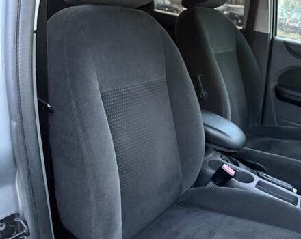 Серый Форд Фокус, объемом двигателя 1.6 л и пробегом 224 тыс. км за 3750 $, фото 16 на Automoto.ua