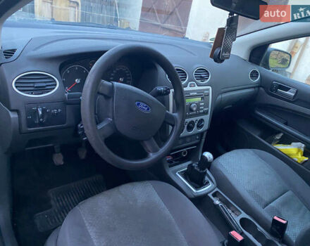 Серый Форд Фокус, объемом двигателя 1.56 л и пробегом 293 тыс. км за 4000 $, фото 10 на Automoto.ua