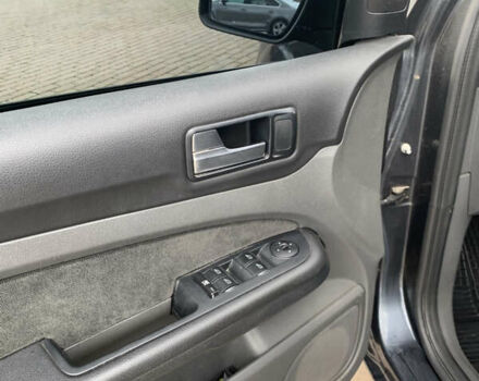 Серый Форд Фокус, объемом двигателя 1.6 л и пробегом 300 тыс. км за 5200 $, фото 19 на Automoto.ua