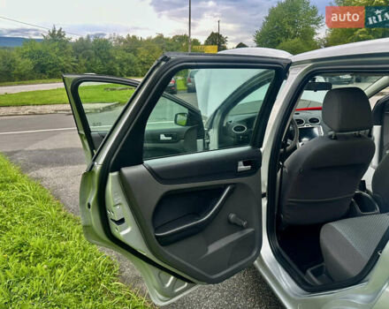 Серый Форд Фокус, объемом двигателя 1.6 л и пробегом 176 тыс. км за 4599 $, фото 27 на Automoto.ua