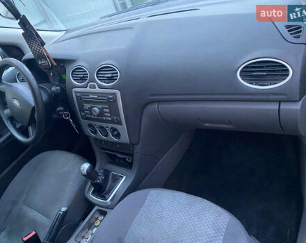 Серый Форд Фокус, объемом двигателя 1.56 л и пробегом 293 тыс. км за 4000 $, фото 8 на Automoto.ua