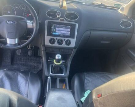 Серый Форд Фокус, объемом двигателя 1.56 л и пробегом 315 тыс. км за 4400 $, фото 2 на Automoto.ua