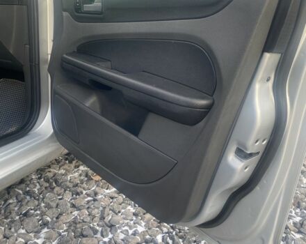 Серый Форд Фокус, объемом двигателя 1.6 л и пробегом 209 тыс. км за 3650 $, фото 15 на Automoto.ua