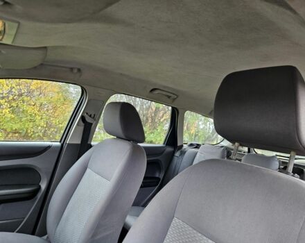 Форд Фокус 2005 в Житомире на Automoto.ua Серый Форд Фокус, объемом двигателя 1.6 л и пробегом 400 тыс. км за 1900 $, фото 11 на Automoto.ua