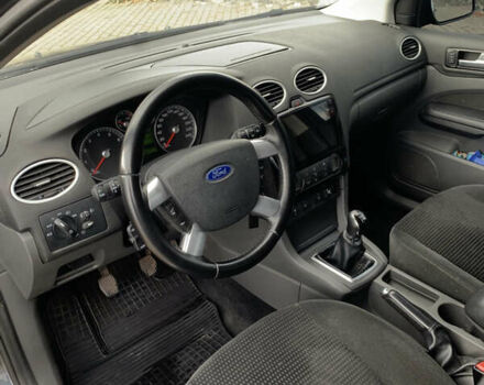 Серый Форд Фокус, объемом двигателя 1.6 л и пробегом 300 тыс. км за 5200 $, фото 17 на Automoto.ua