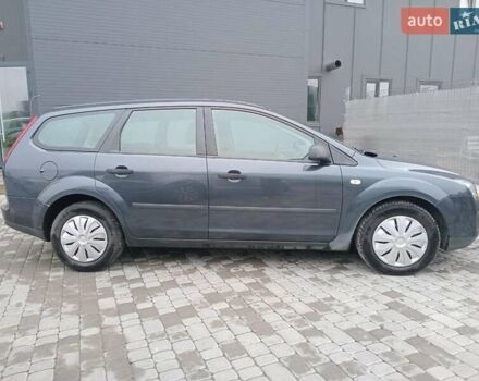 Серый Форд Фокус, объемом двигателя 1.6 л и пробегом 317 тыс. км за 3690 $, фото 7 на Automoto.ua