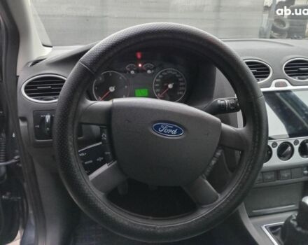 Серый Форд Фокус, объемом двигателя 1.6 л и пробегом 317 тыс. км за 3690 $, фото 18 на Automoto.ua