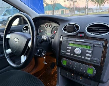 Сірий Форд Фокус, об'ємом двигуна 1.6 л та пробігом 224 тис. км за 3750 $, фото 4 на Automoto.ua